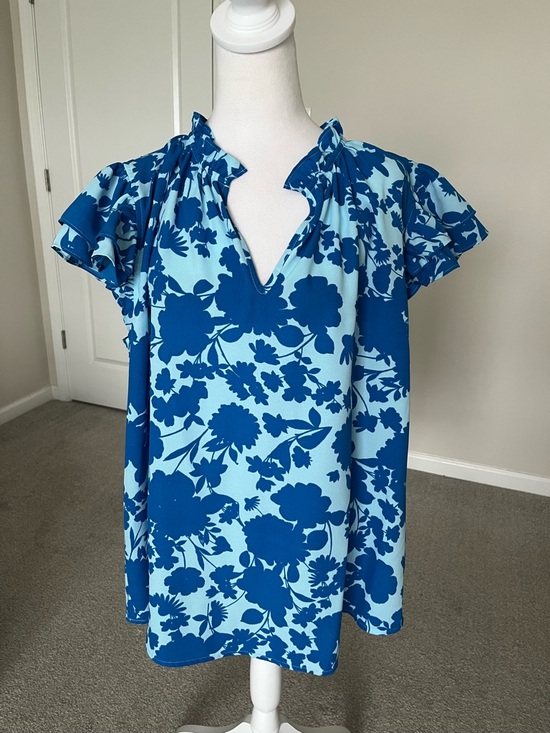 Sugarlips Tops - NWT Sugarlips Blue Floral Ruffle-Sleeve Women's Top Size 2X